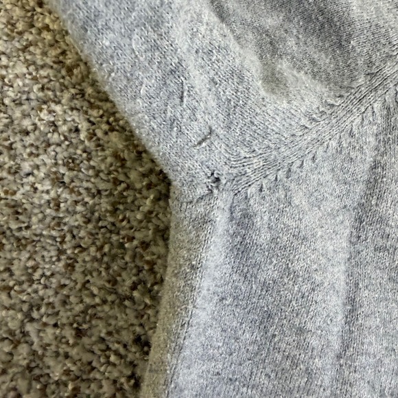 LL Bean Mens XL Gray Cotton Cashmere V-Neck Sweater 274603 - Picture 4 of 12